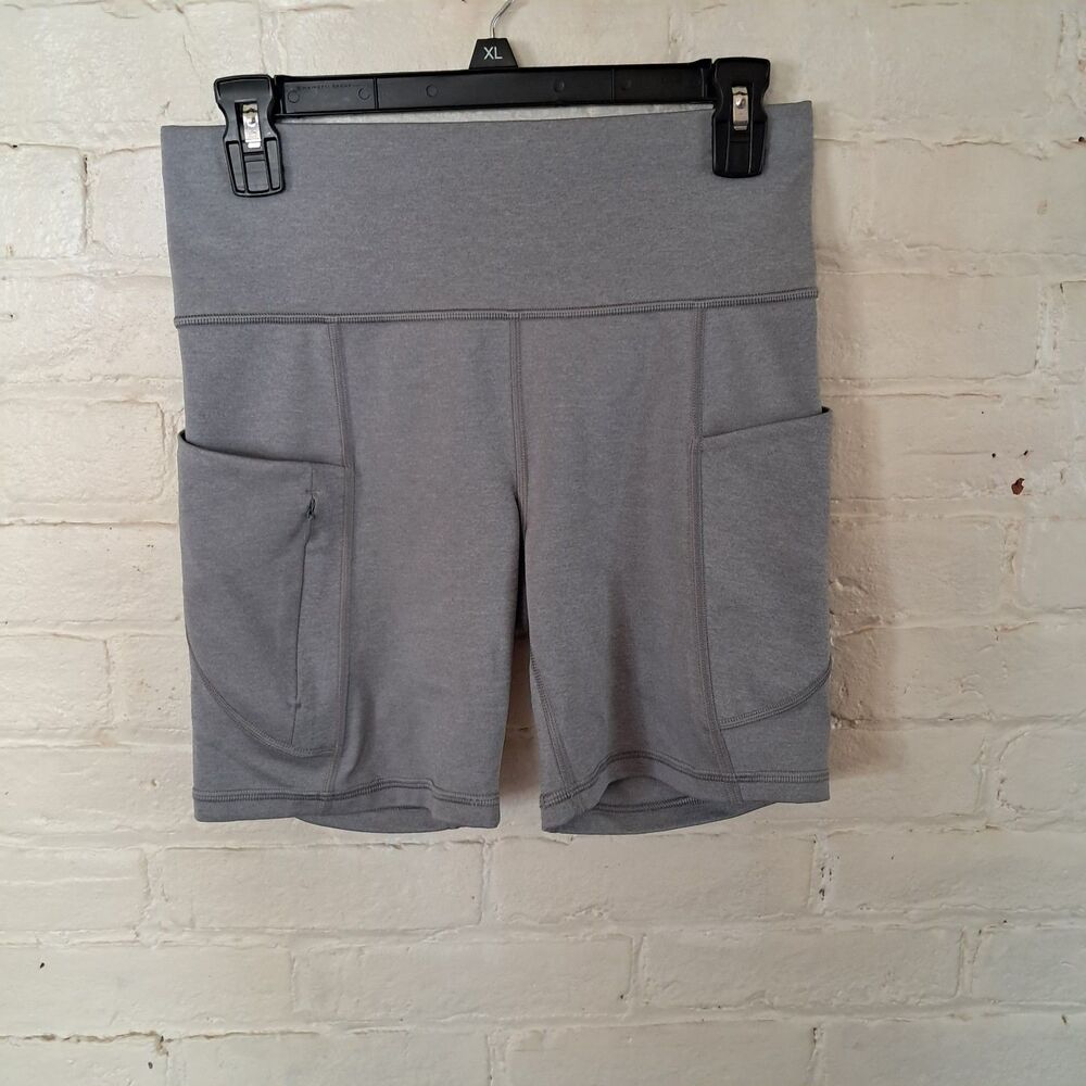 Athleta Womens Small Grey Biker Shorts Pockets 6.5" Inseam Athletic Wear